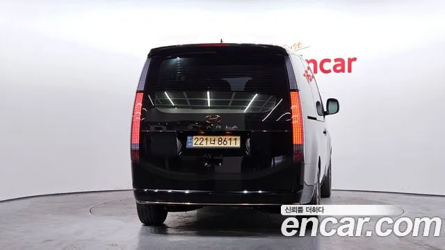 Hyundai Staria 2023 thumb 5