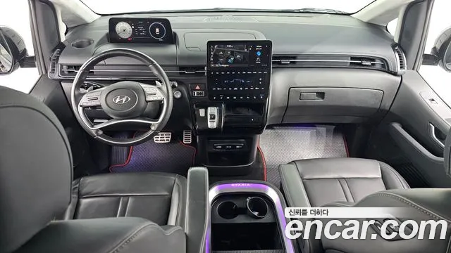 Hyundai Staria 2023 thumb 8