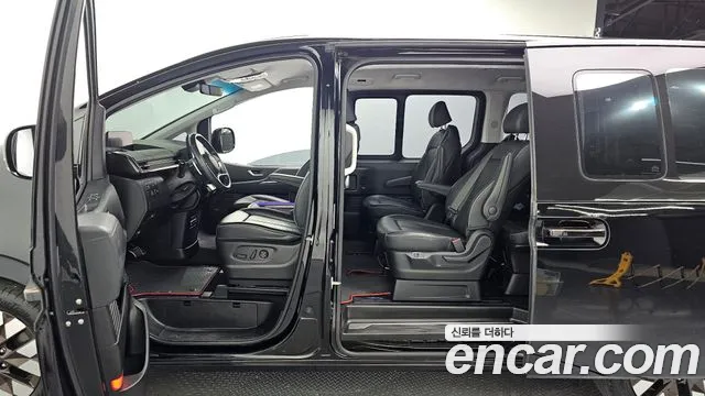 Hyundai Staria 2023 thumb 11