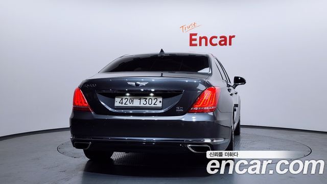 Genesis G90 2017 thumb 5