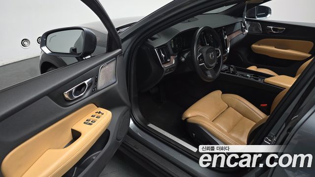 Volvo V60 2021 thumb 2