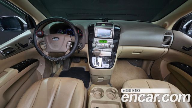 Kia Carnival 2012 thumb 7