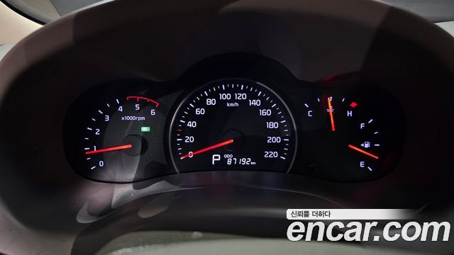 Kia Carnival 2012 thumb 8