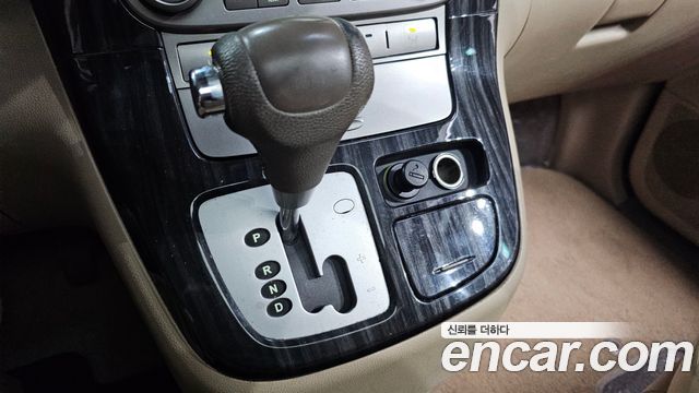Kia Carnival 2012 thumb 9