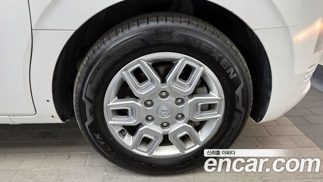 Hyundai Staria 2021 thumb 6