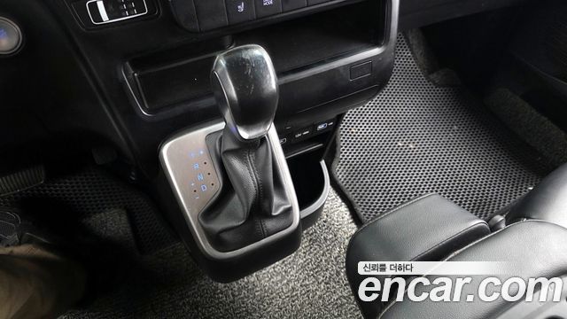 Hyundai Staria 2021 thumb 10
