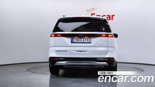 Kia Carnival 2021 thumb 5