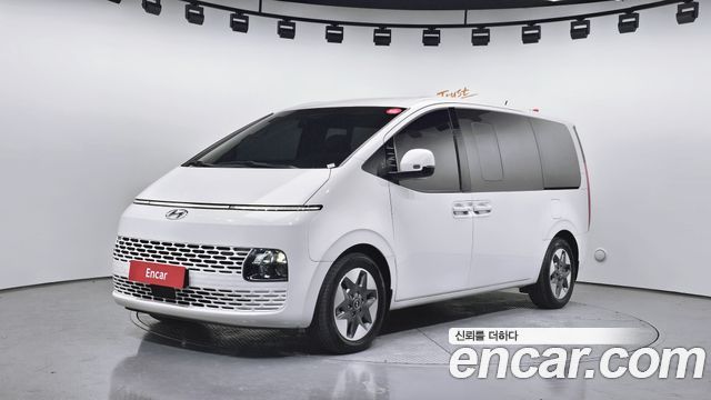 Hyundai Staria 2023 thumb 2