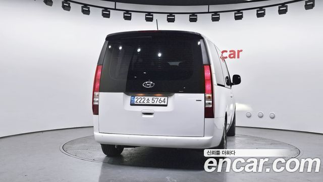 Hyundai Staria 2023 thumb 5