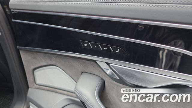 Audi A8 2019 thumb 4