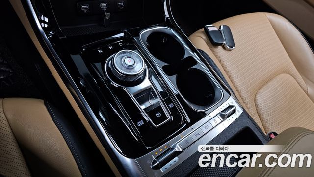 Kia Carnival 2021 thumb 9
