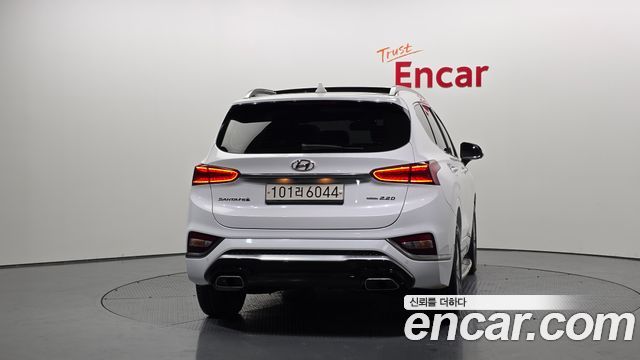 Hyundai Santa Fe 2018 thumb 4