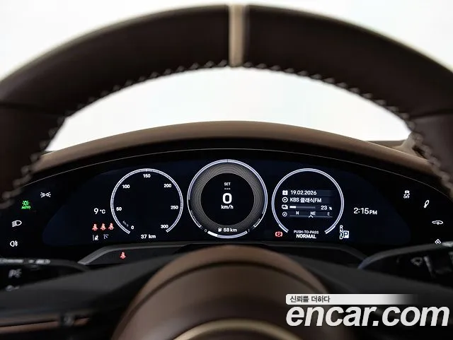 Porsche Taycan 2025 thumb 8
