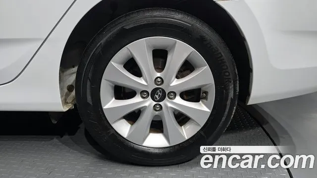 Hyundai Accent 2015 thumb 6