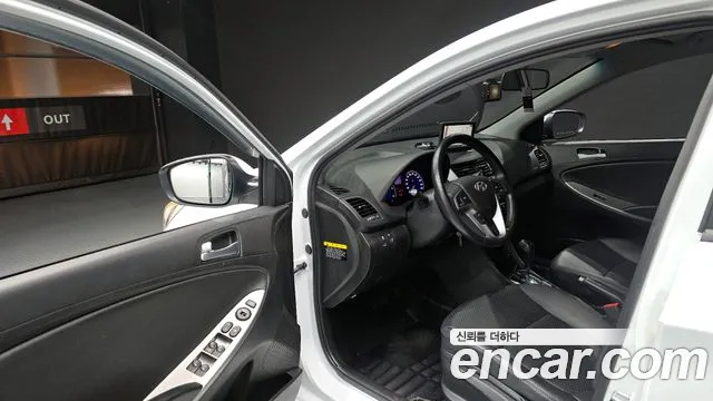 Hyundai Accent 2015 thumb 10