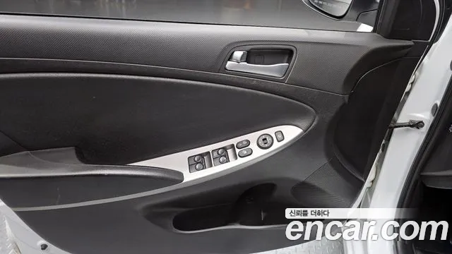 Hyundai Accent 2015 thumb 12