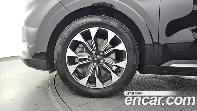 Kia Carnival 2021 thumb 5