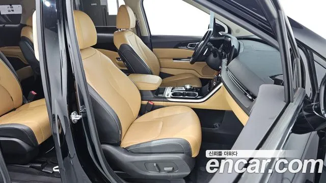 Kia Carnival 2021 thumb 10