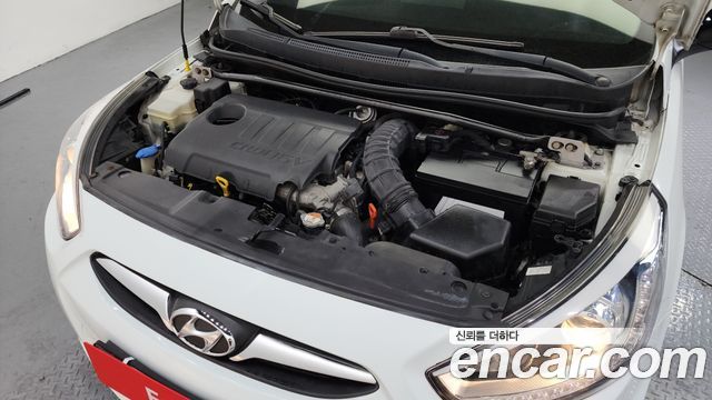 Hyundai Accent 2013 thumb 7