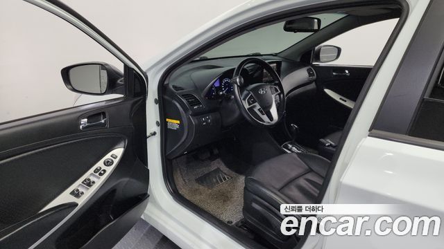 Hyundai Accent 2013 thumb 11
