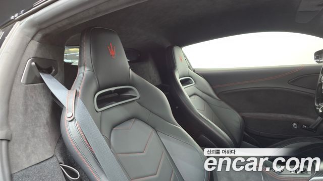 Maserati MC20 2022 thumb 2
