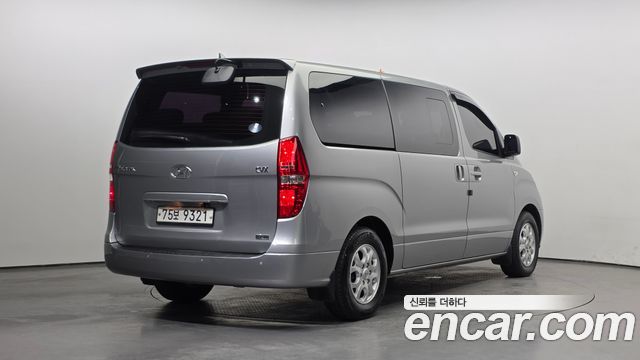 Hyundai Starex 2013 thumb 3
