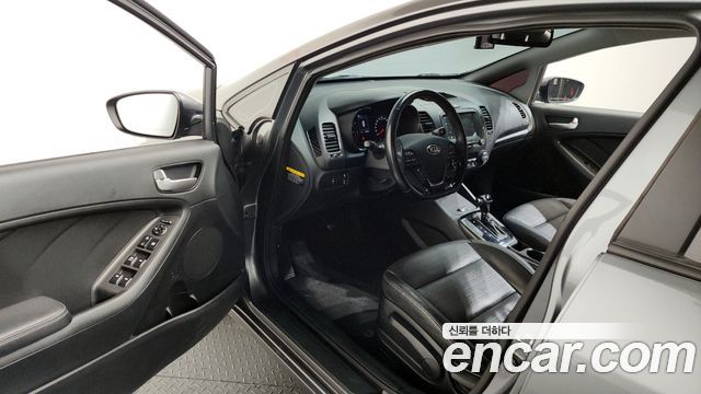 Kia K3 2016 thumb 10