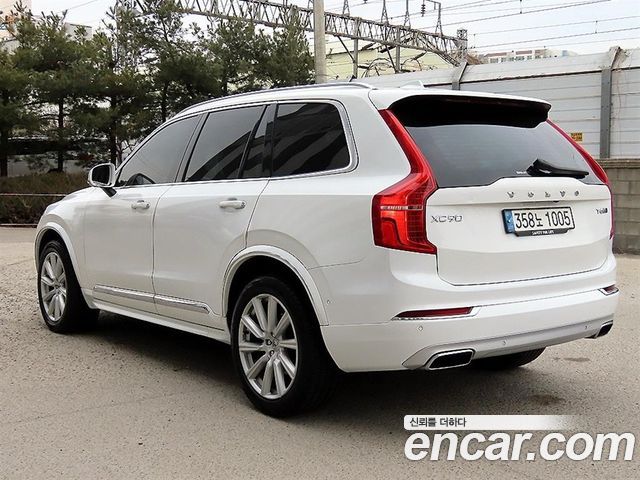Volvo XC90 2019 thumb 2