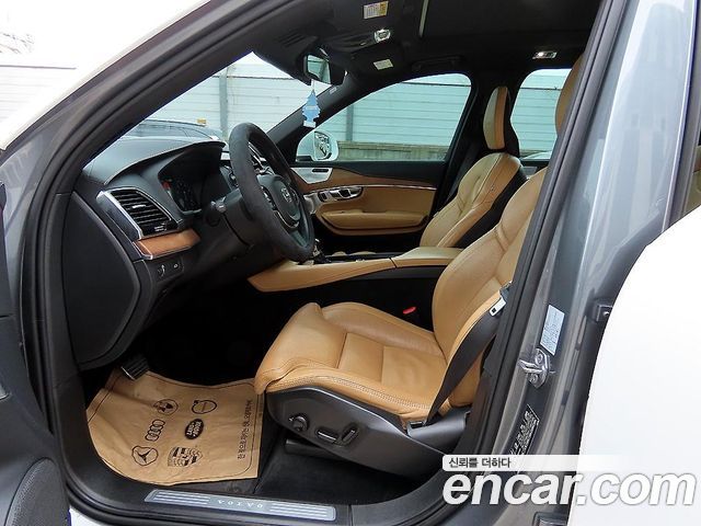 Volvo XC90 2019 thumb 9
