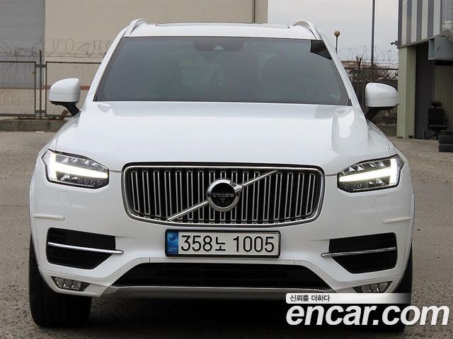 Volvo XC90 2019 thumb 4
