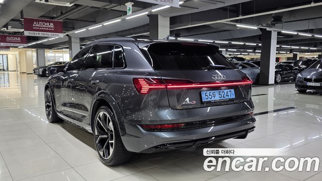 Audi e-tron 2022 thumb 5