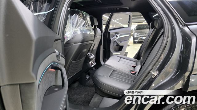 Audi e-tron 2022 thumb 3