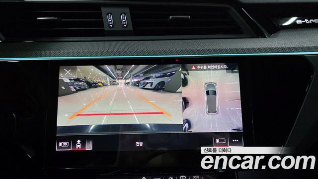 Audi e-tron 2022 thumb 12