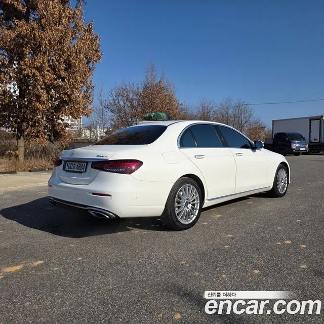 Mercedes-Benz E-Class 2022 thumb 8