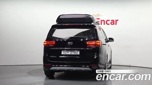 Kia Carnival 2019 thumb 5