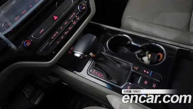 Kia Carnival 2019 thumb 9