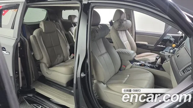 Kia Carnival 2019 thumb 12
