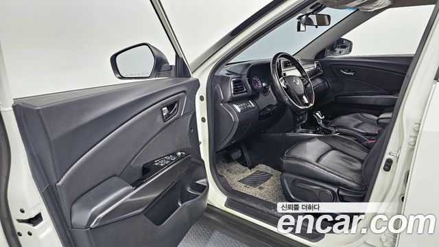 SsangYong Tivoli 2019 thumb 10
