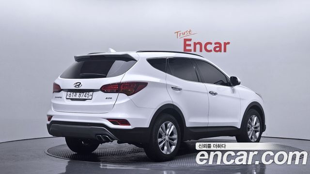 Hyundai Santa Fe 2017 thumb 3