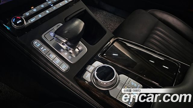Genesis G90 2019 thumb 10