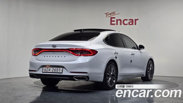 Hyundai Grandeur 2017 thumb 3
