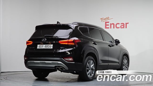 Hyundai Santa Fe 2018 thumb 3