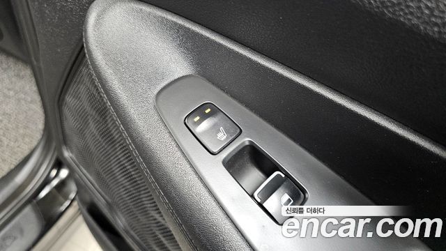 Hyundai Santa Fe 2018 thumb 12