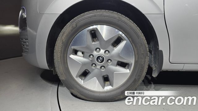 Hyundai Staria 2025 thumb 5