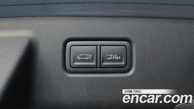 Hyundai Staria 2025 thumb 12