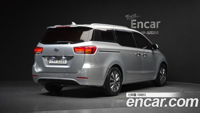 Kia Carnival 2015 thumb 3
