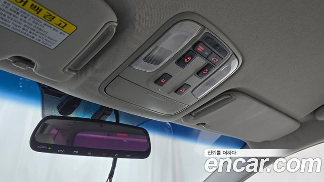 Kia Carnival 2015 thumb 12