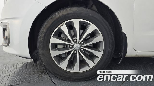 Kia Carnival 2018 thumb 6