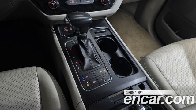Kia Carnival 2018 thumb 10