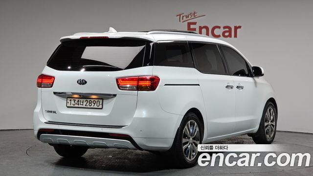 Kia Carnival 2017 thumb 3
